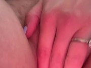 MILF Wet pussy solo play