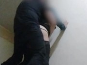 Mi novia se fue con su amante y al regresar no pude aguantarme las ganas de darle en el pasillo 14/16