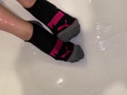 She Gives Me A Sneaky Footjob In The Bathroom! 16/16