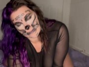 Sexy MILF sucks and sucks her dildo! 10/16