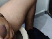 EYACULANDO EN EL BAÑO 💦 13/16