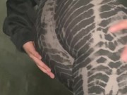 Pequeña zorra pide que la folle en casa abandonada 1/16