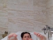 Нравится моя киска в душе 9/16