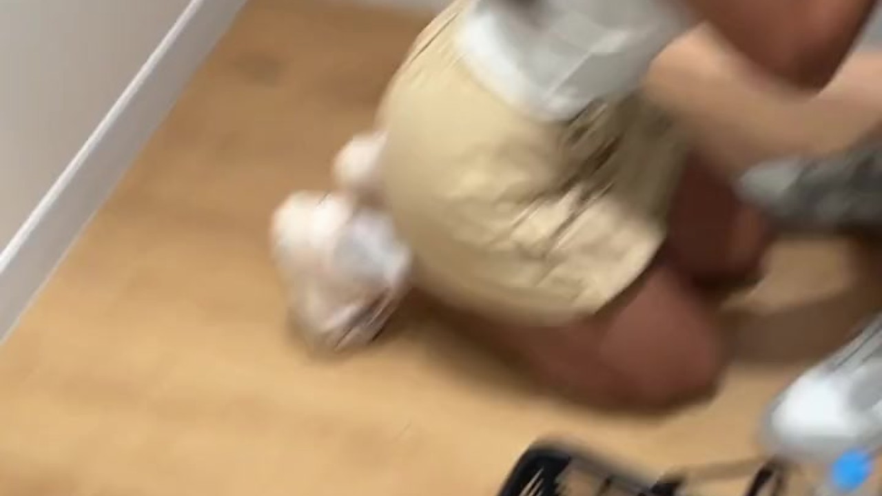 18yo Asian suck me in fitting room and swallow