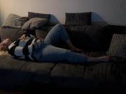 Selbstbefriedigung multiple orgasmen auf Sofa komme zwei mal intensive orgasmen satisfyer fingern 11/16