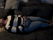 Selbstbefriedigung multiple orgasmen auf Sofa komme zwei mal intensive orgasmen satisfyer fingern 16/16