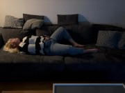 Selbstbefriedigung multiple orgasmen auf Sofa komme zwei mal intensive orgasmen satisfyer fingern 4/16