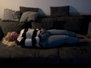 Selbstbefriedigung multiple orgasmen auf Sofa komme zwei mal intensive orgasmen satisfyer fingern 6/16