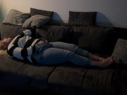 Selbstbefriedigung multiple orgasmen auf Sofa komme zwei mal intensive orgasmen satisfyer fingern 8/16