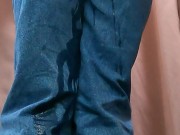 巨乳JKがジーンズでおしがまおもらしオナニー 9/16