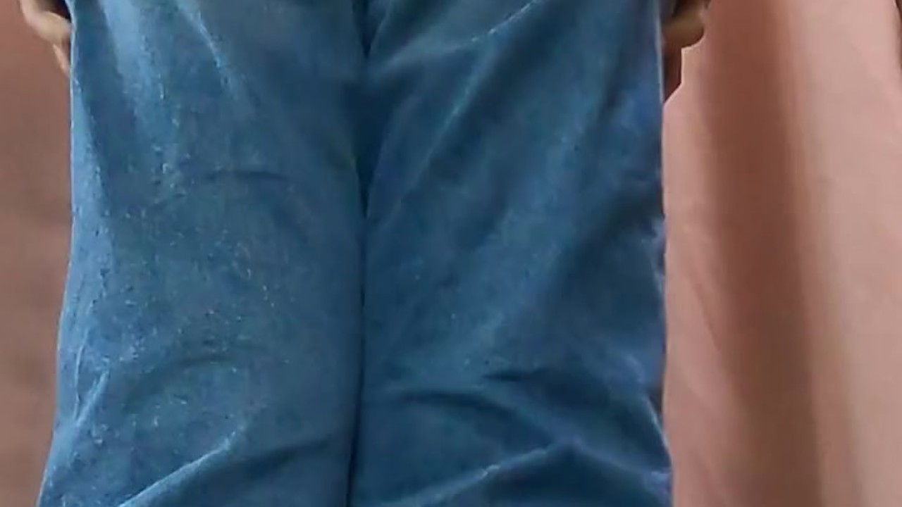 巨乳JKがジーンズでおしがまおもらしオナニー - 無料セックスビデオ - RedTube