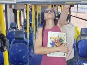Estudante sobe no ônibus e por estranho em público! 5/16