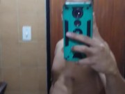 Me acaricio en el baño de mi amiga 12/16