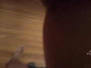 Andaba tan caliente que provoco al plomero para cogérmelo 12/16