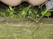 Babe pulls down her jeans to piss 13/16