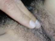 Estímulo su clitoris con mi glande y le meto solo la puntita para dejarla con las ganas 4/16