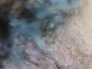 Estímulo su clitoris con mi glande y le meto solo la puntita para dejarla con las ganas 7/16