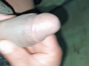 Chico sexy jalando su polla rica – e intentando corrida arriesgada 1/16