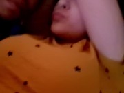 Hermanastro viene a darme las buenas noches y terminamos cogiendo a pelo con el pestillo puesto 2/16