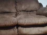 Mi hermanastra se me insinúa para coger y me termina dando duro teniendo los dos un gran orgasmo 1/16