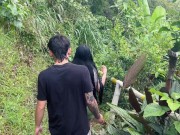 Hijastro folla a su madrastra en el bosque , le da tan duro que la hace venir a chorros! 1/16