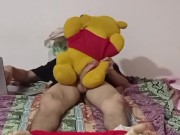 Me vengo en chorros de semen follandome a Winnie the pooh 7/16