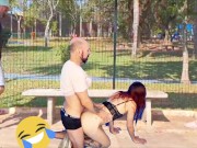 Sexo em público no ponto de ônibus ao ar livre! 15/16