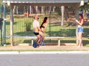 Sexo em público no ponto de ônibus ao ar livre! 9/16