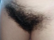Femme amateur se masturbe avec ses doigts. Poils de chatte latina sexy, gros seins 3/16