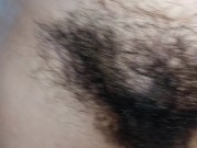 Femme amateur se masturbe avec ses doigts. Poils de chatte latina sexy, gros seins 5/16