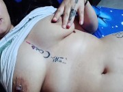 Llega visita a la casa y empiezo a seducir tocándome 🥵/porno maroc 10/16