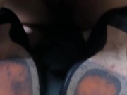 Apenas legal leche en su culo con las zapatillas  1/16