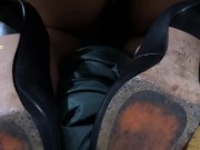 Apenas legal leche en su culo con las zapatillas  3/16