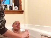 Getting a blowjob in the bath 3/16