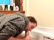 Getting a blowjob in the bath 8/16