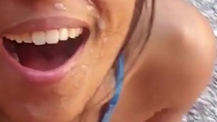 Gái Á Châu Đeo Kính Nhận Facial Khủng Ngoài Trời