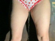 Babe empties full bladder through panties 5/16