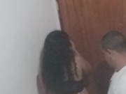 Namorada do corno estranho no banheiro 16/16