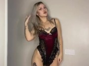 Perfect body girl in red underwear🥵 5/16