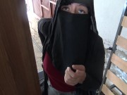 British man gets lucky when Syrian refugee knocks on his door 2/16