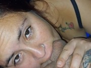 Mujer de grande culo me invita a ver televisión, pero nos dejamos llevar de la calentura y follamos/