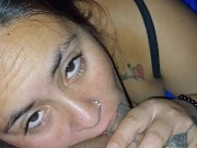 Mujer de grande culo me invita a ver televisión, pero nos dejamos llevar de la calentura y follamos/ 2/16