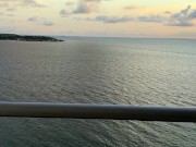 Hot hermanastra en la playa hace que las vacaciones valgan la pena.PinUp 1/16