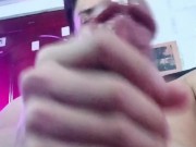 Me corro a chorros y mi familia está en el cuarto de al lado 14/16