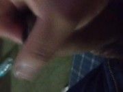 Me pongo cachondo mientras veo la tv y me vengo 12/16