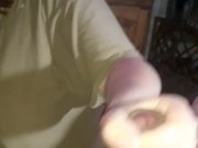 Le hago una paja mientras me tomo unos mates 13/16