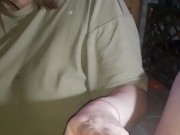 Le hago una paja mientras me tomo unos mates 16/16