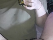 Le hago una paja mientras me tomo unos mates 8/16