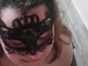 Me pruebo la máscara y se la chupo 15/16