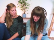 Ersties - Sinnliches lesbisches Vergnügen auf weißen Laken 3/16